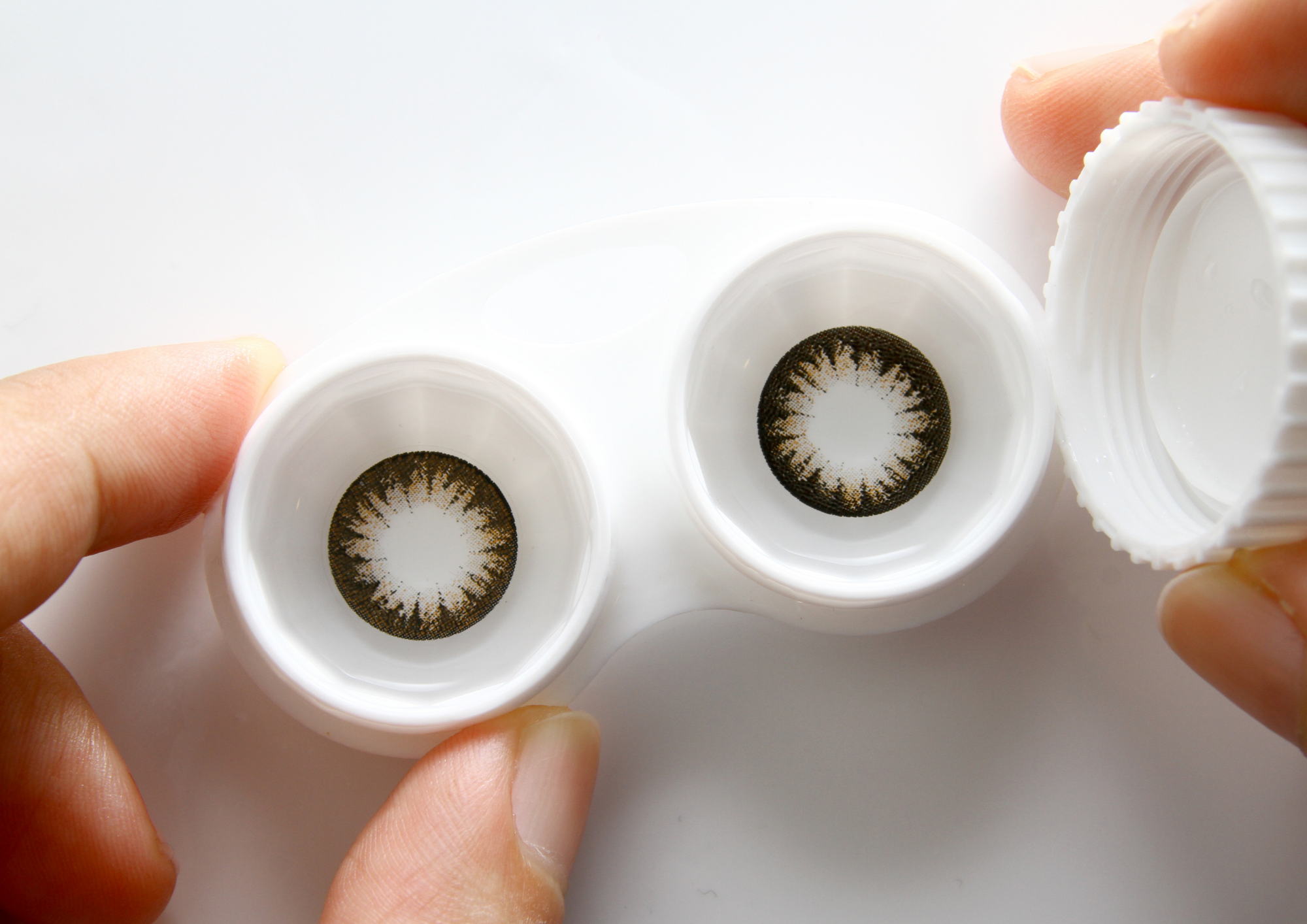 Why the Right Contact Lenses Are About Fit, Not Hype